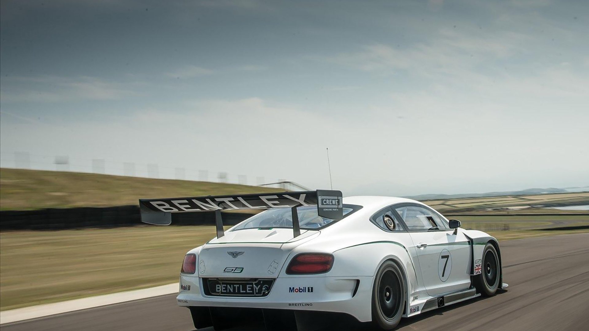 达米恩·麦肯齐：全黑队进攻的“加速器”，用极速突破撕开防线