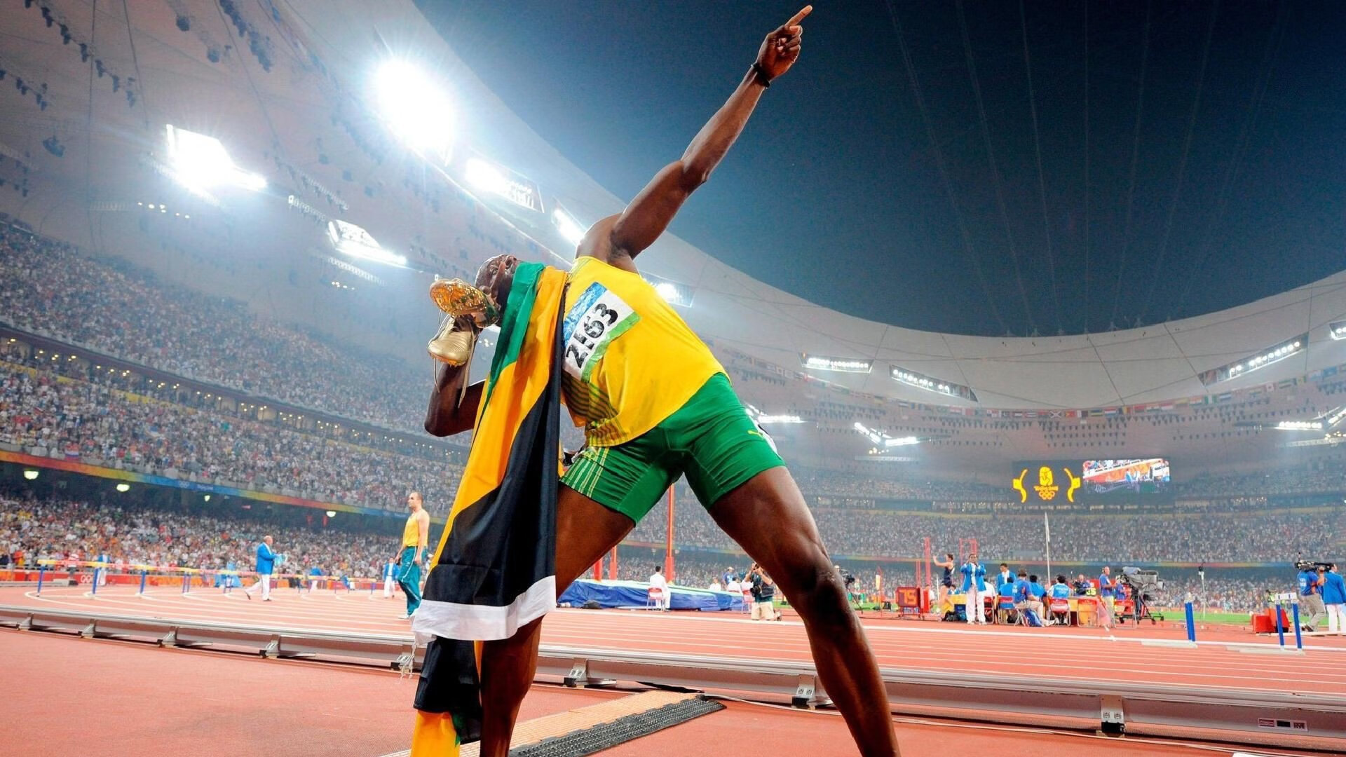 “无电梯日”全国联动 多城市写字楼统计职员爬楼层总数